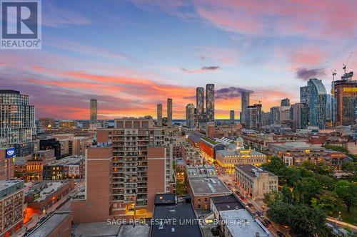 1706 - 112 George Street, Toronto, ON - Outdoor With View