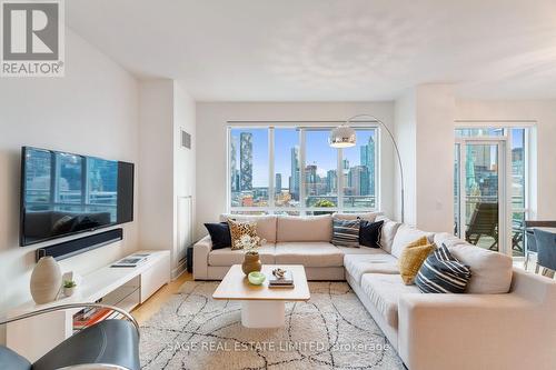 1706 - 112 George Street, Toronto, ON - Indoor Photo Showing Living Room