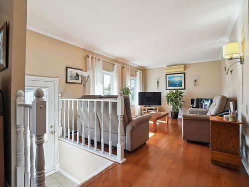 Living room - 5330 Rue Berthier, Longueuil (Saint-Hubert), QC - Indoor