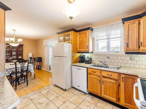 Cuisine - 224 Rue St-Vallier, Granby, QC - Indoor Photo Showing Kitchen With Double Sink