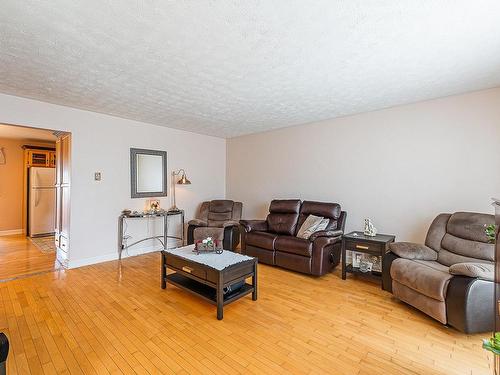 Living room - 224 Rue St-Vallier, Granby, QC - Indoor Photo Showing Living Room