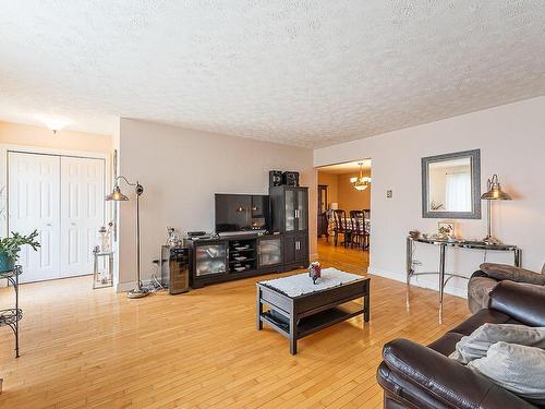 Living room - 224 Rue St-Vallier, Granby, QC - Indoor Photo Showing Living Room