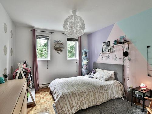 Chambre Ã Â coucher - 7049 Rue Therrien, Longueuil (Saint-Hubert), QC - Indoor Photo Showing Bedroom