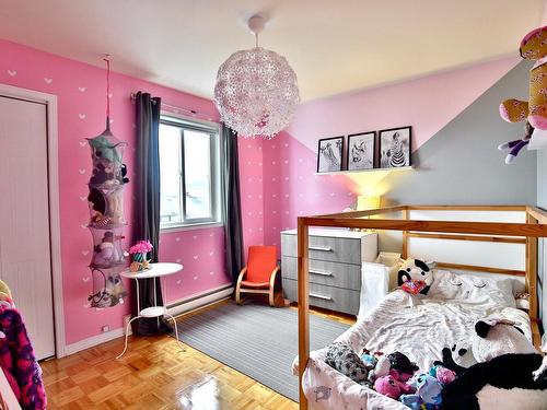 Chambre Ã Â coucher - 7049 Rue Therrien, Longueuil (Saint-Hubert), QC - Indoor Photo Showing Bedroom