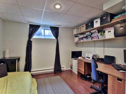 Chambre Ã Â coucher - 7049 Rue Therrien, Longueuil (Saint-Hubert), QC - Indoor Photo Showing Office