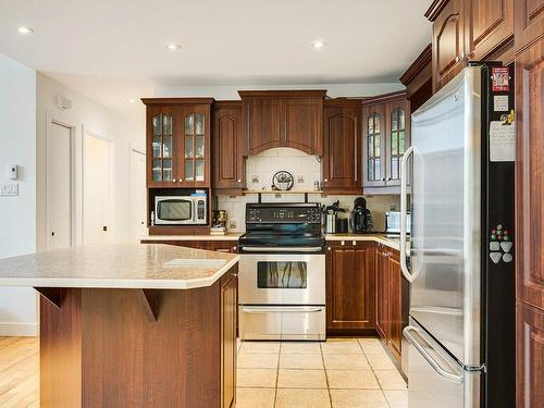 Cuisine - 189  - 191 305E Avenue, Saint-Hippolyte, QC - Indoor Photo Showing Kitchen