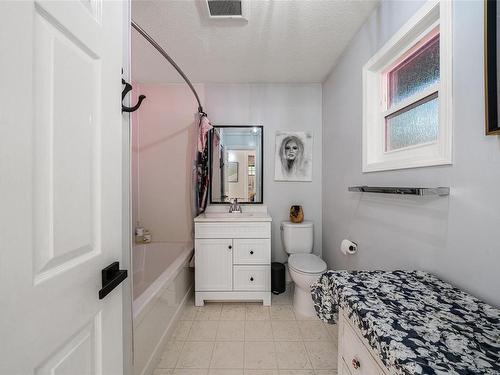 2284 Bellamy Rd, Langford, BC - Indoor Photo Showing Bathroom