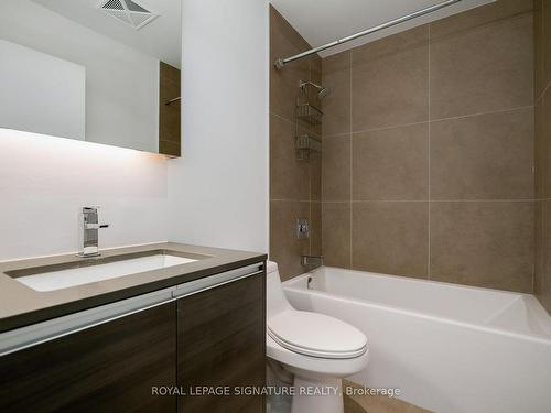 1401-20 Minowan Miikan Lane, Toronto, ON - Indoor Photo Showing Bathroom