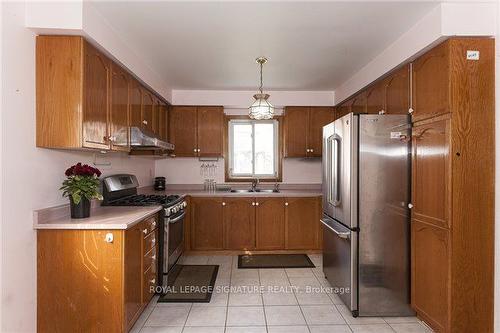 Upper-4586 Pemmican Tr, Mississauga, ON - Indoor Photo Showing Kitchen With Stainless Steel Kitchen With Double Sink