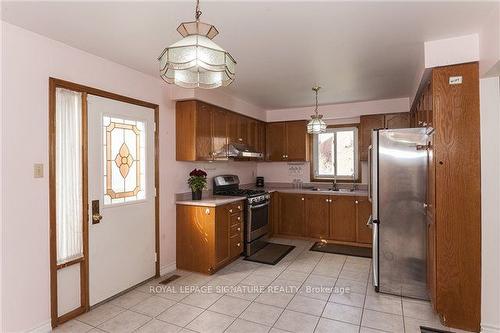 Upper-4586 Pemmican Tr, Mississauga, ON - Indoor Photo Showing Kitchen