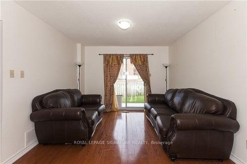 Upper-4586 Pemmican Tr, Mississauga, ON - Indoor Photo Showing Living Room