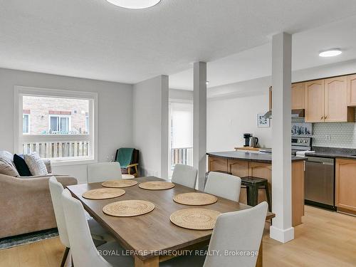 3971 Discovery Crt, Mississauga, ON - Indoor Photo Showing Dining Room