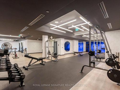 914-86 Dundas St E, Mississauga, ON - Indoor Photo Showing Gym Room