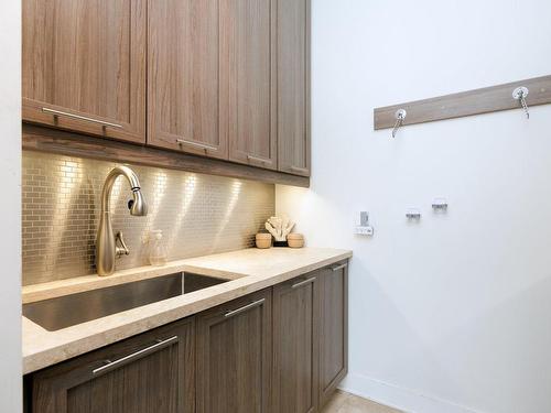 Salle de lavage - 103 Rue D'Oxford, Hudson, QC - Indoor Photo Showing Kitchen