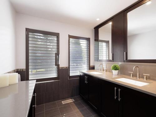 Ensuite bathroom - 103 Rue D'Oxford, Hudson, QC - Indoor Photo Showing Bathroom