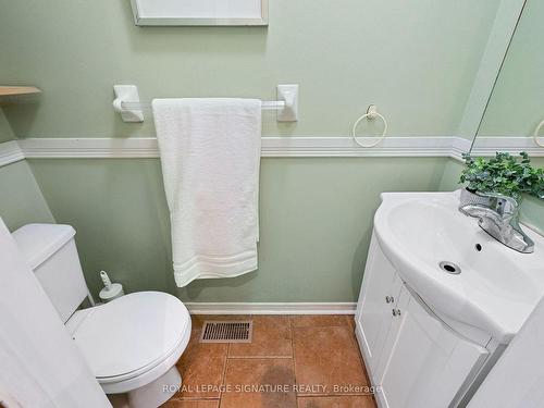 84 Carrie Cres, Brampton, ON - Indoor Photo Showing Bathroom