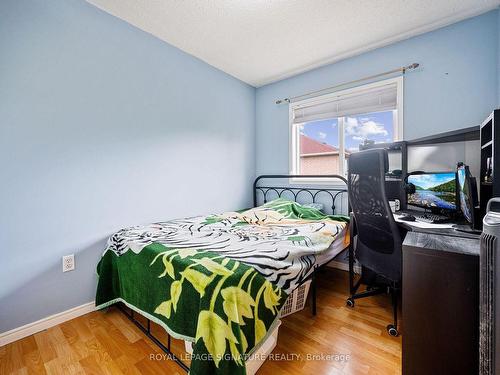 84 Carrie Cres, Brampton, ON - Indoor Photo Showing Bedroom