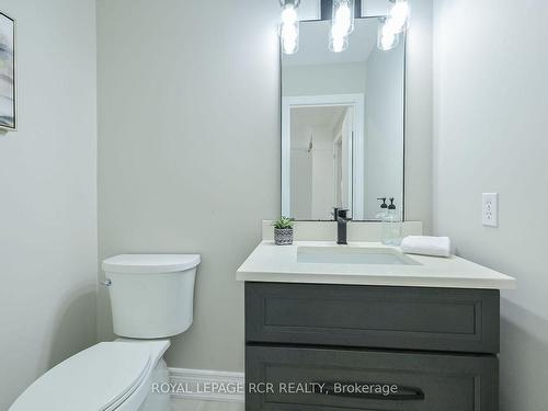 33 Riverside Dr, Mono, ON - Indoor Photo Showing Bathroom