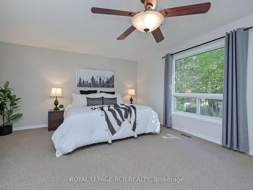 33 Riverside Dr, Mono, ON - Indoor Photo Showing Bedroom