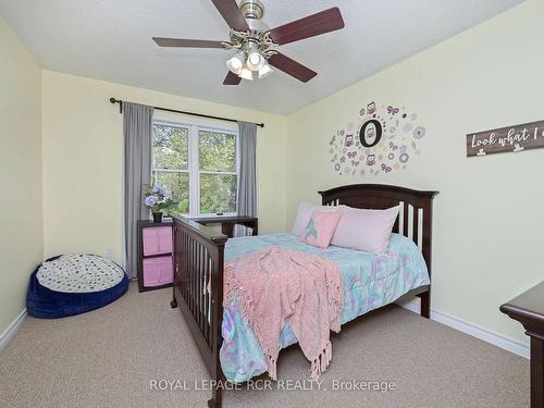 33 Riverside Dr, Mono, ON - Indoor Photo Showing Bedroom