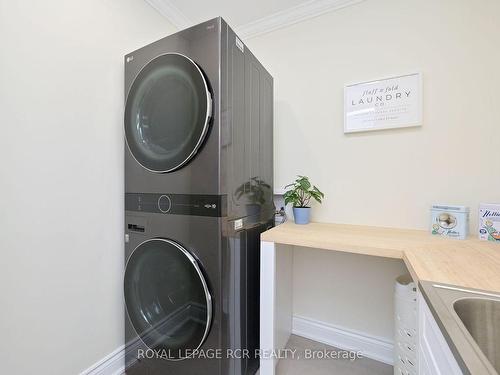 33 Riverside Dr, Mono, ON - Indoor Photo Showing Laundry Room