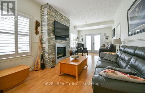 387 Bristol Road, Timmins (West), ON - Indoor Photo Showing Living Room With Fireplace