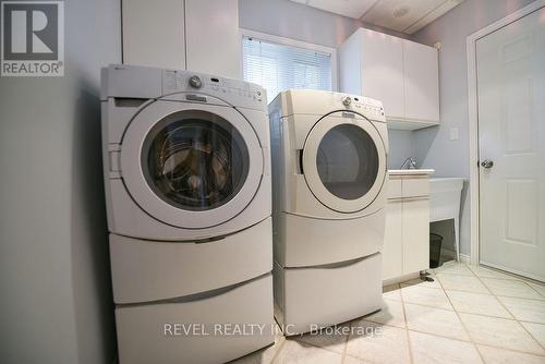 387 Bristol Road, Timmins (West), ON - Indoor Photo Showing Laundry Room