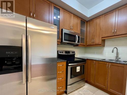 615 - 18 Holmes Avenue, Toronto, ON - Indoor Photo Showing Kitchen With Stainless Steel Kitchen With Double Sink