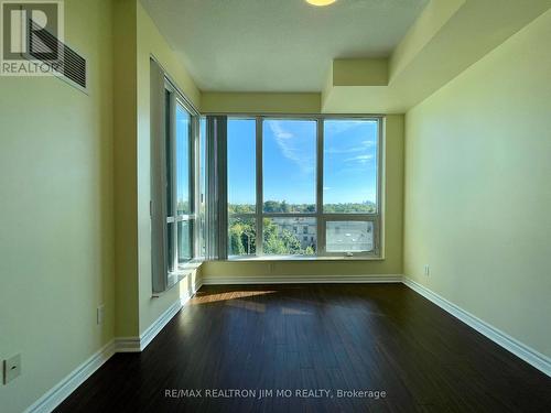 615 - 18 Holmes Avenue, Toronto, ON - Indoor Photo Showing Other Room