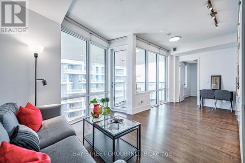 1012 - 15 Merchants' Wharf, Toronto, ON - Indoor Photo Showing Living Room