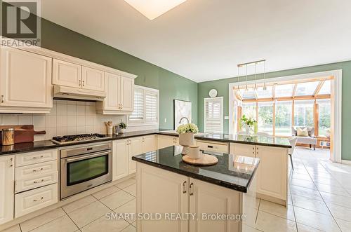 47 Springbrook Drive, Richmond Hill, ON - Indoor Photo Showing Kitchen