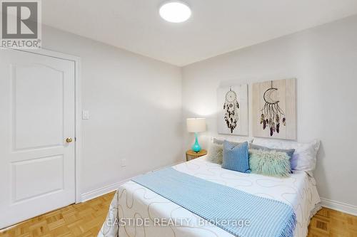 115 Raintree Crescent, Richmond Hill, ON - Indoor Photo Showing Bedroom