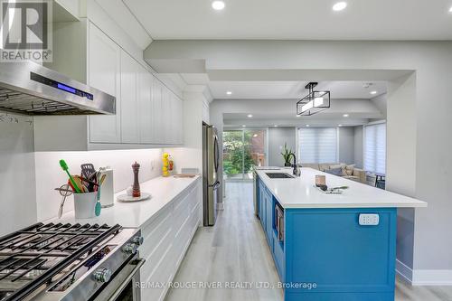 1 - 1270 Gainsborough Drive, Oakville, ON - Indoor Photo Showing Kitchen With Upgraded Kitchen