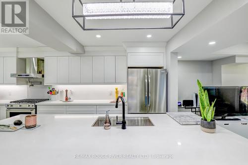 1 - 1270 Gainsborough Drive, Oakville, ON - Indoor Photo Showing Kitchen