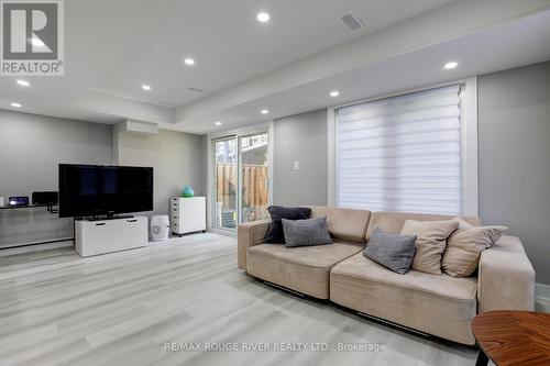 1 - 1270 Gainsborough Drive, Oakville, ON - Indoor Photo Showing Living Room