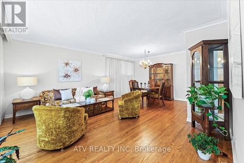 11 Renova Drive, Toronto, ON - Indoor Photo Showing Living Room