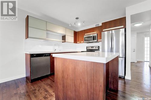 301 1303 Paton Crescent, Saskatoon, SK - Indoor Photo Showing Kitchen With Stainless Steel Kitchen