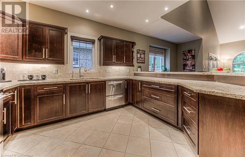 50 Bryan Court Unit# 31, Kitchener, ON - Indoor Photo Showing Kitchen