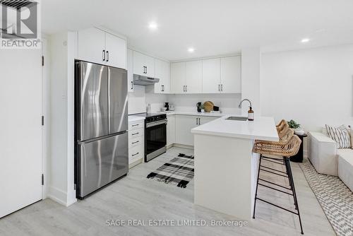 Ph14 - 701 King Street W, Toronto, ON - Indoor Photo Showing Kitchen