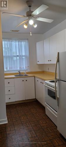 6745 Main Street, Whitchurch-Stouffville, ON - Indoor Photo Showing Kitchen