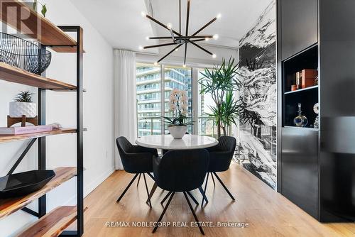 3008 - 117 Mcmahon Drive, Toronto, ON - Indoor Photo Showing Dining Room