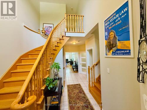 697 Sixteenth Avenue, Richmond Hill, ON - Indoor Photo Showing Other Room