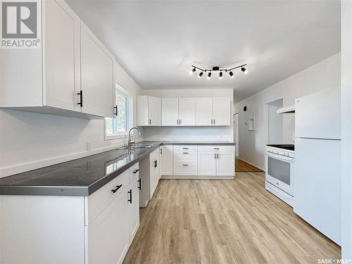 1871 92Nd Street, North Battleford, SK - Indoor Photo Showing Kitchen With Double Sink