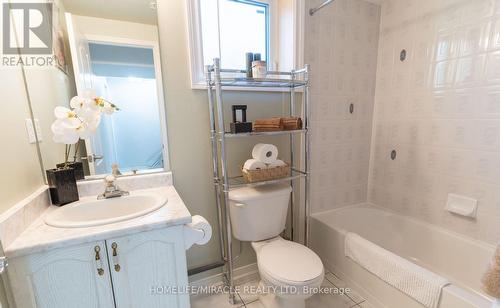 48 Ridgemore Crescent, Brampton, ON - Indoor Photo Showing Bathroom