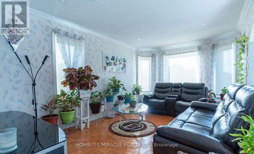 48 Ridgemore Crescent, Brampton, ON - Indoor Photo Showing Living Room