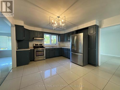 84 Montmorency Drive, Hamilton, ON - Indoor Photo Showing Kitchen