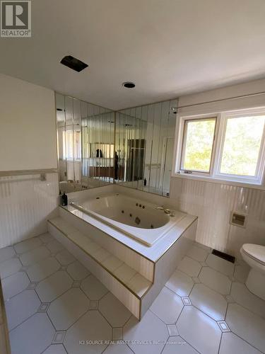 84 Montmorency Drive, Hamilton, ON - Indoor Photo Showing Bathroom