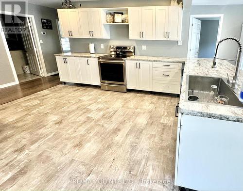 109006 Hwy 7, Tweed, ON - Indoor Photo Showing Kitchen