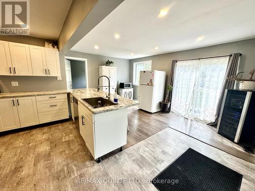 109006 Hwy 7, Tweed, ON - Indoor Photo Showing Kitchen