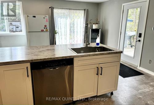 109006 Hwy 7, Tweed, ON - Indoor Photo Showing Kitchen